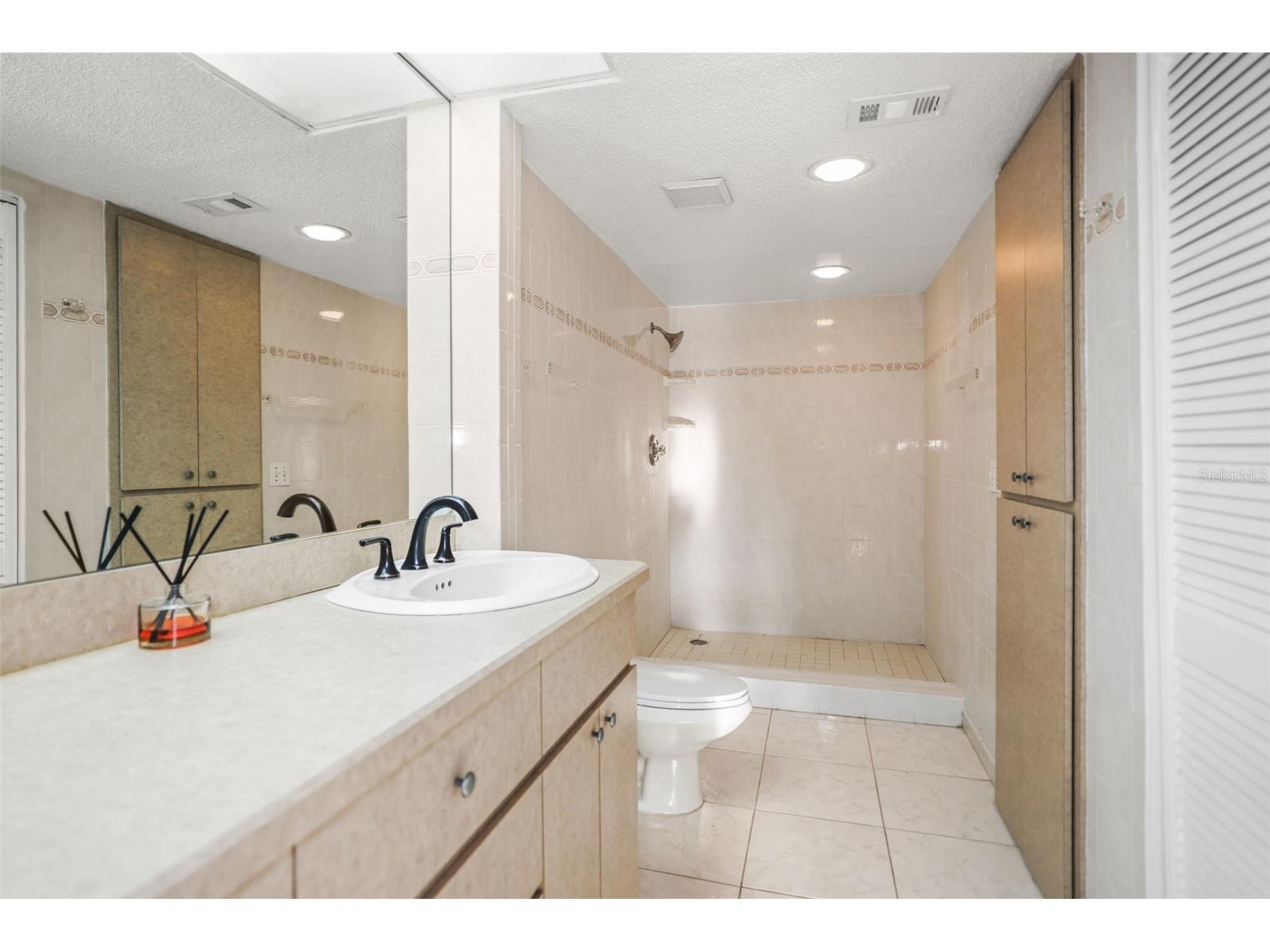 225 Country Club Drive #D237 Largo FL 33771 TB8485265 image16