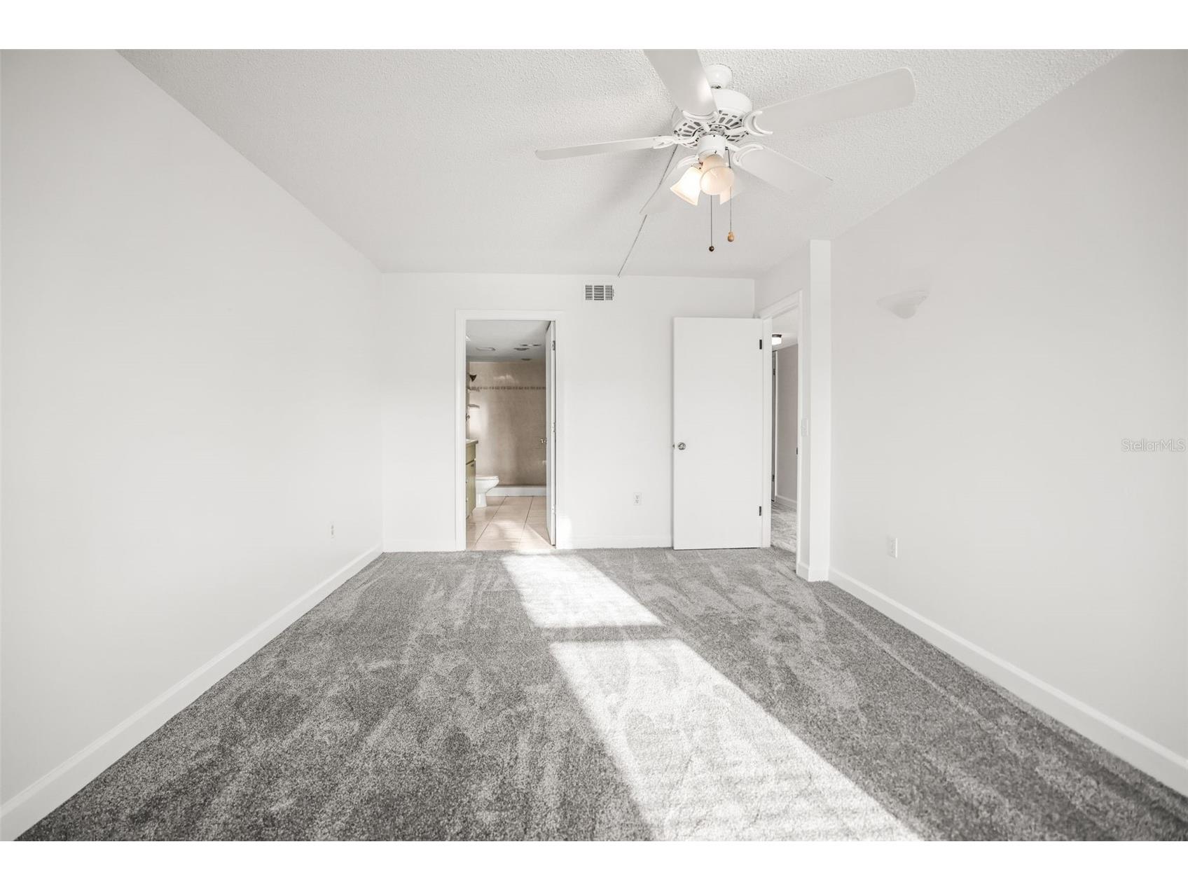 225 Country Club Drive #D237 Largo FL 33771 TB8485265 image19