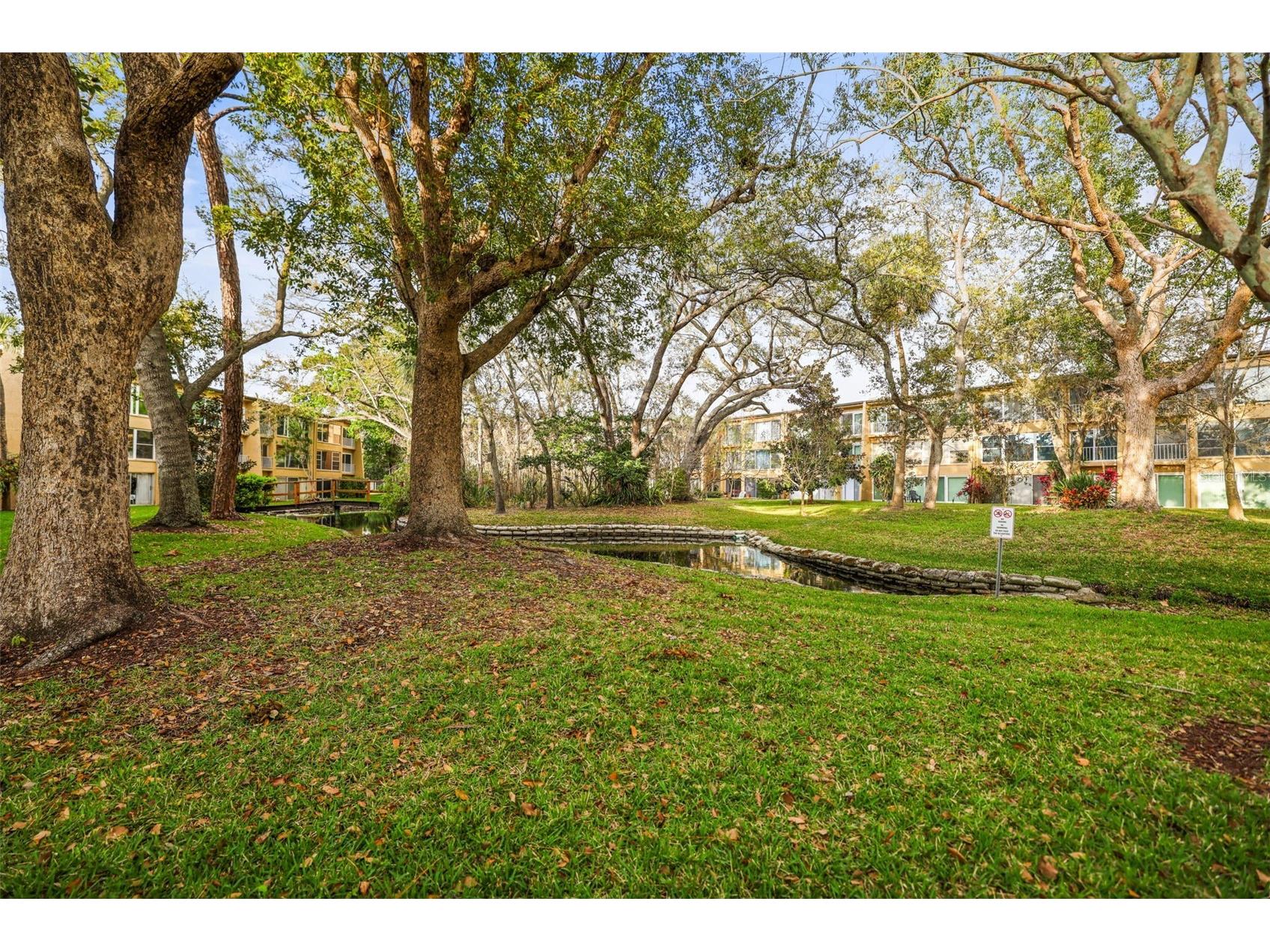 225 Country Club Drive #D237 Largo FL 33771 TB8485265 image25