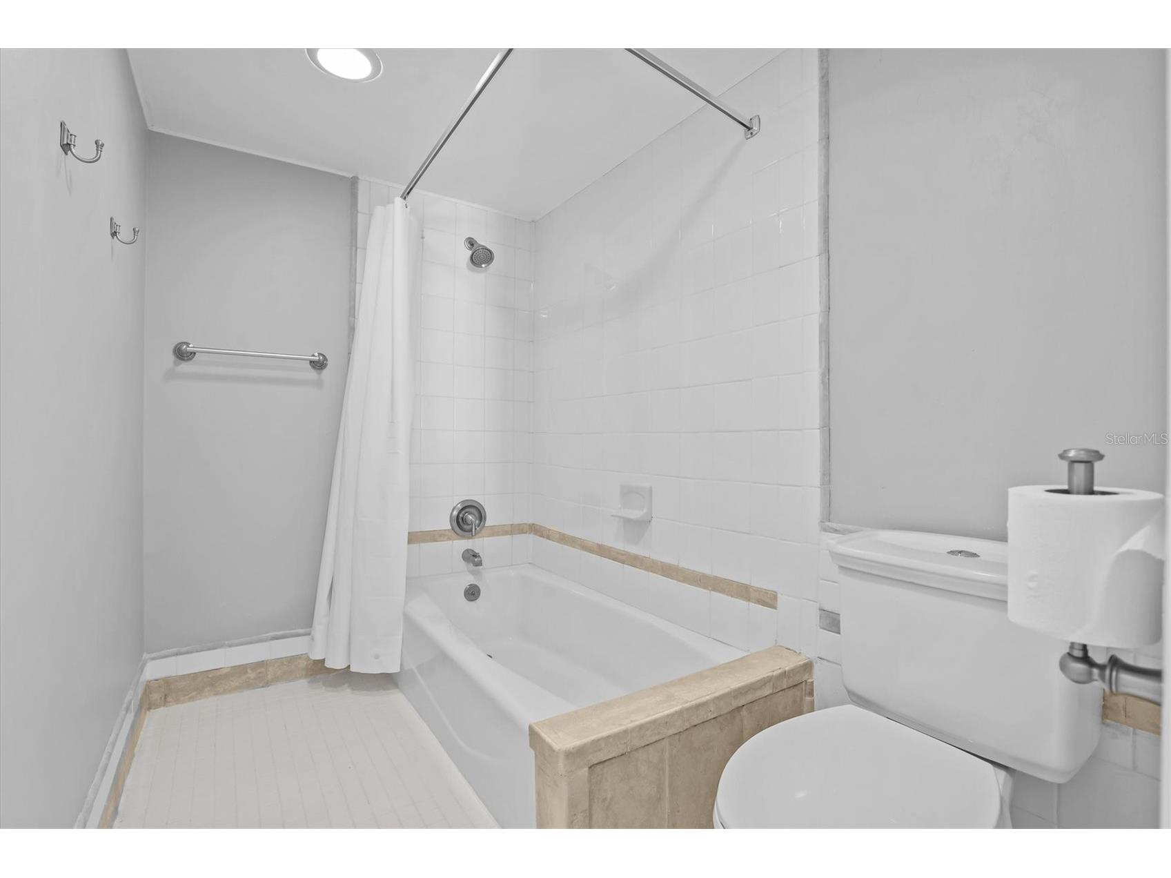225 Country Club Drive #D238 Largo FL 33771 TB8493620 image32