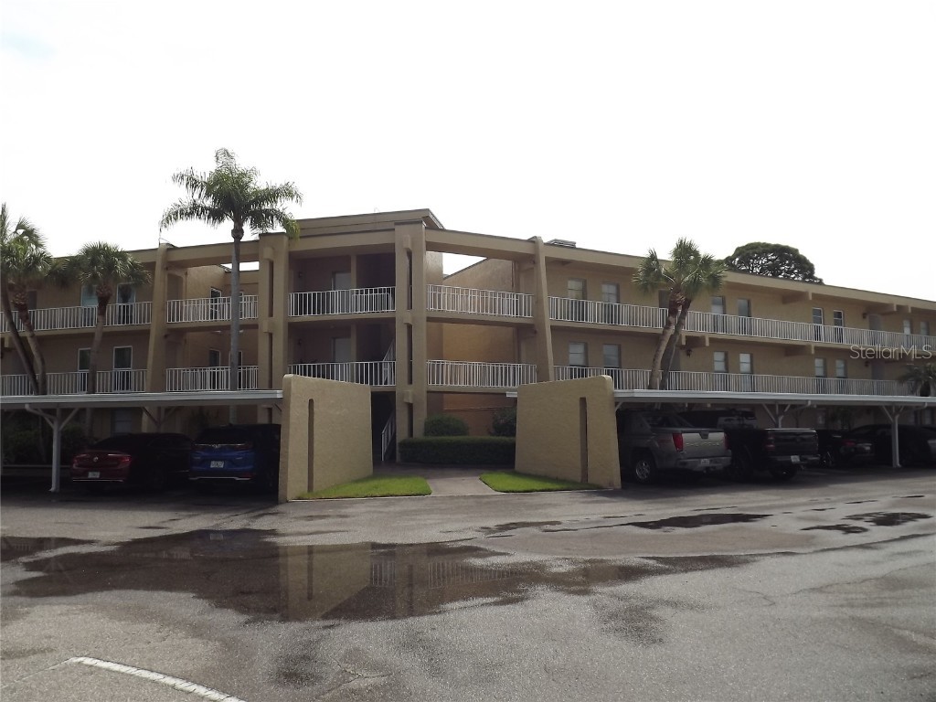 225 Country Club Drive #D338 Largo FL 33771 U8157210 image1