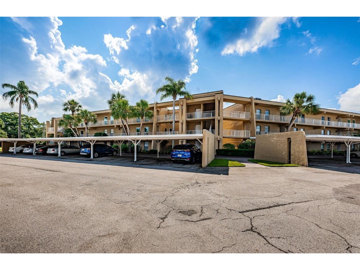 225 Country Club Drive #D339 Largo FL 33771 U8201171 image1