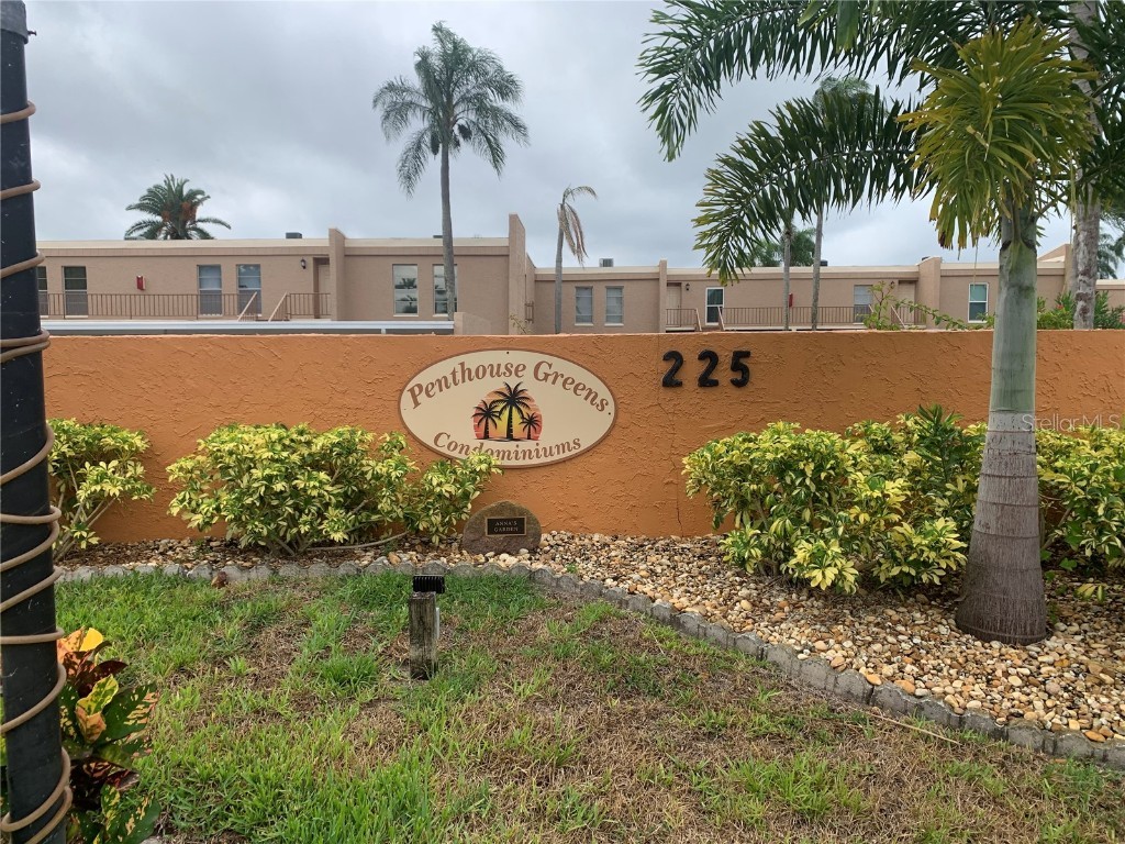 225 Country Club Drive #E248 Largo FL 33771 U8224563 image1