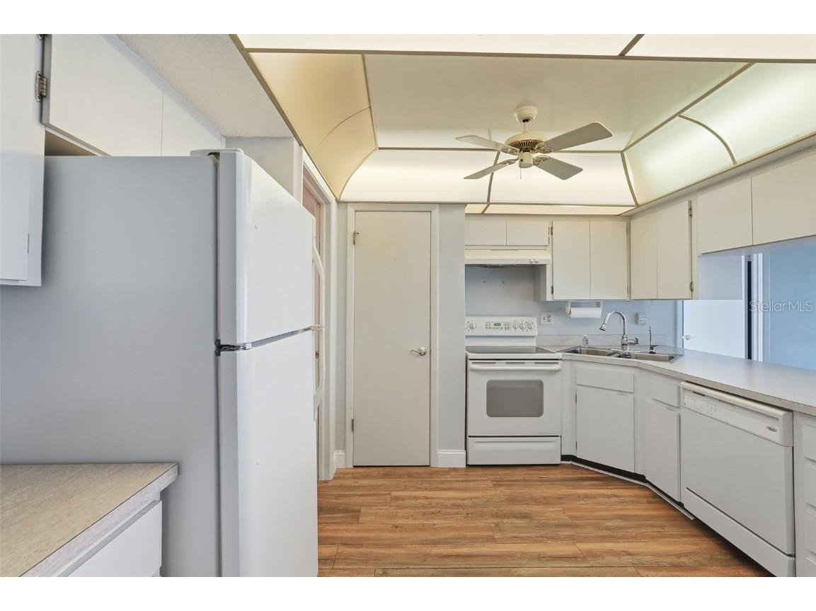 225 Country Club Drive #E252 Largo FL 33771 TB8438523 image32