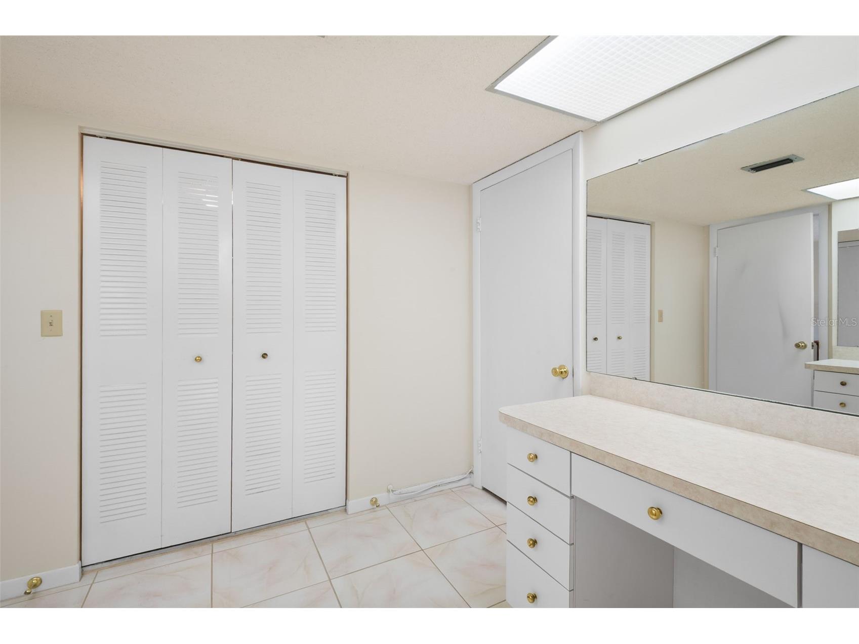 225 Country Club Drive #F-1401 Largo FL 33771 TB8482462 image17