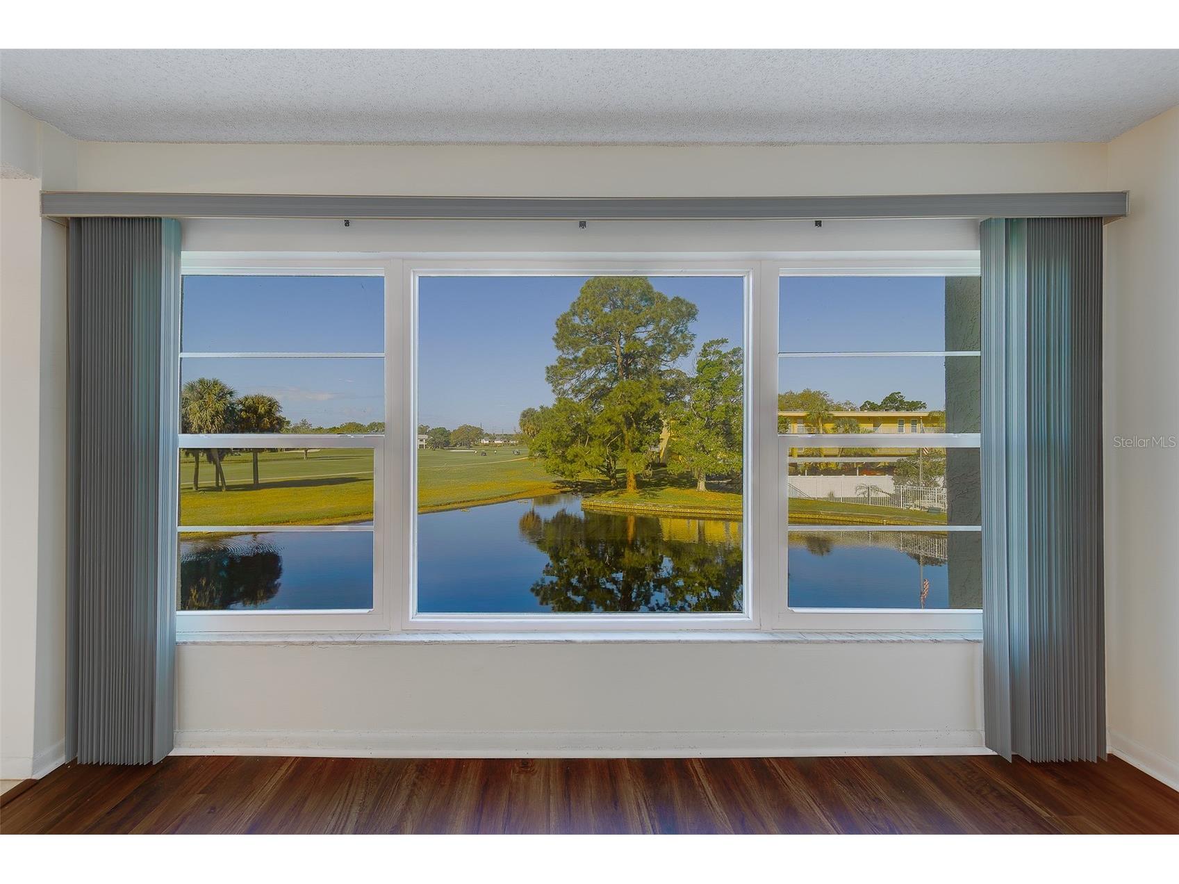 225 Country Club Drive #F1210 Largo FL 33771 TB8487182 image1