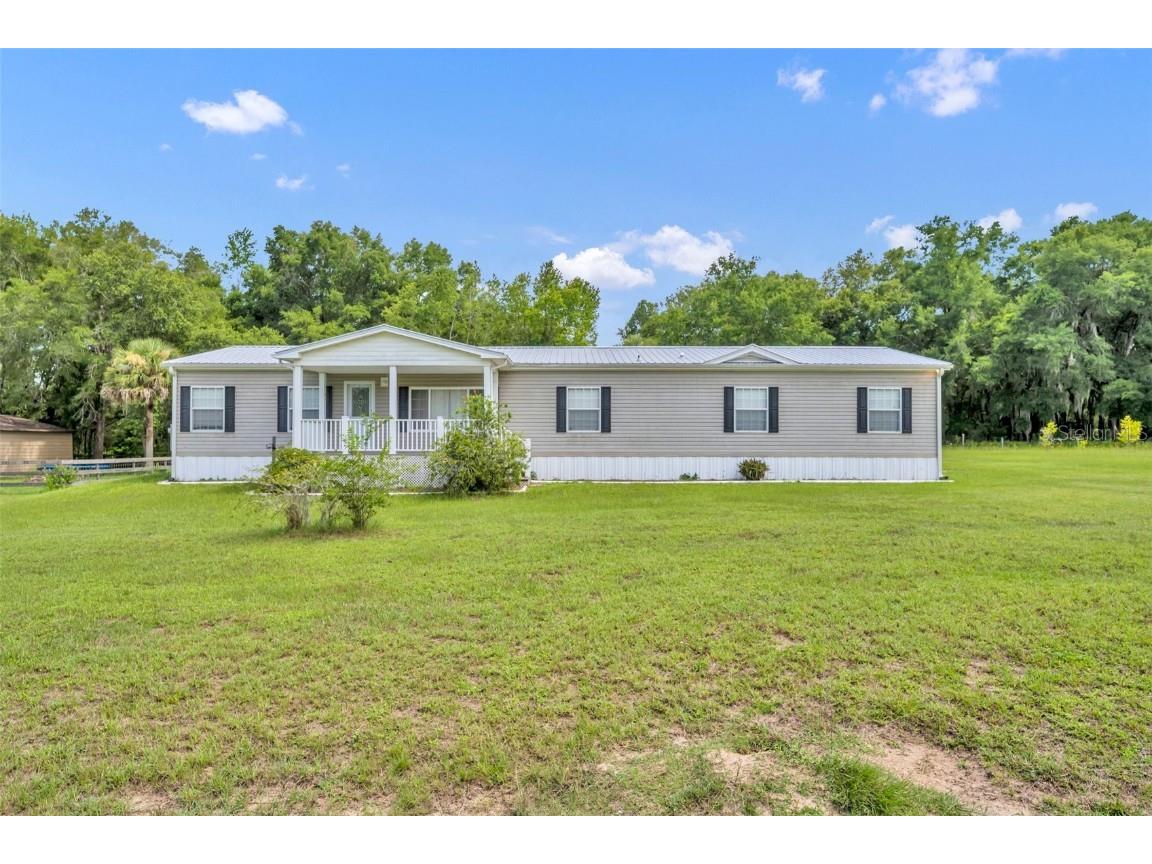 225 Folklore Drive Satsuma FL 32189 V4943574 image1