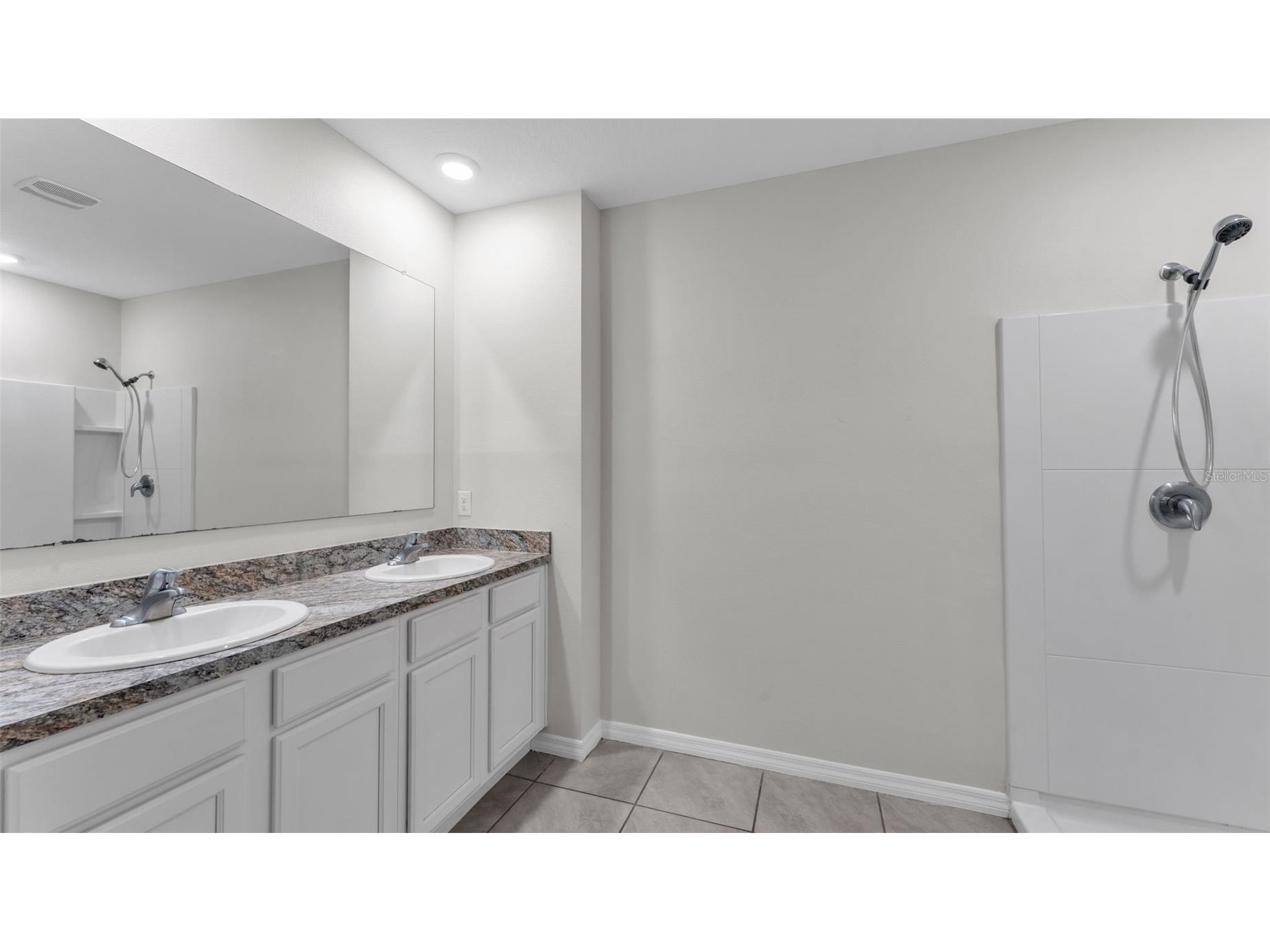 225 Gina Lane Davenport FL 33837 L4960164 image5