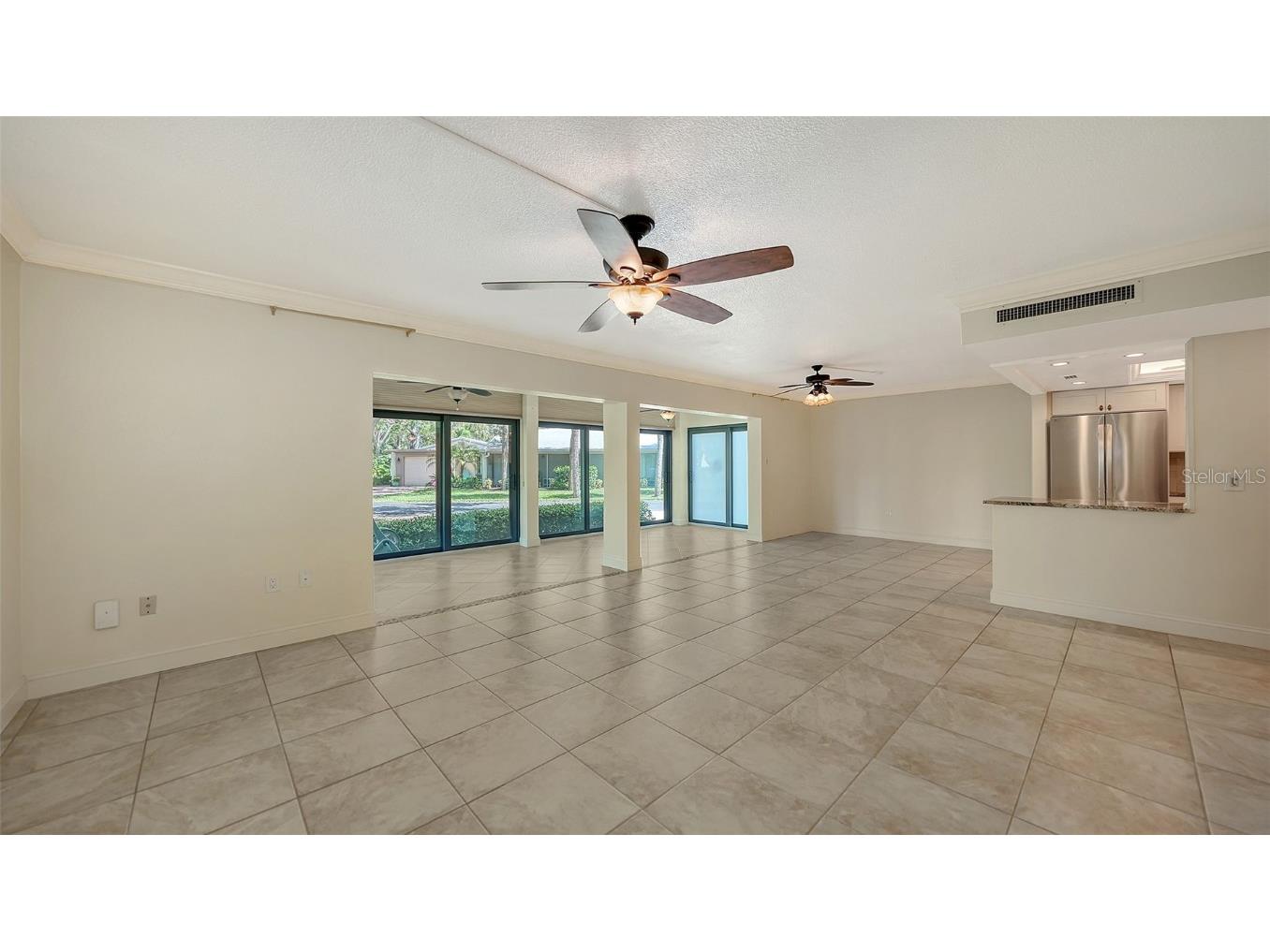 225 Hourglass Way #103 Sarasota FL 34242 - LAGOON. GULF OF MEXICO. A4664460 image11