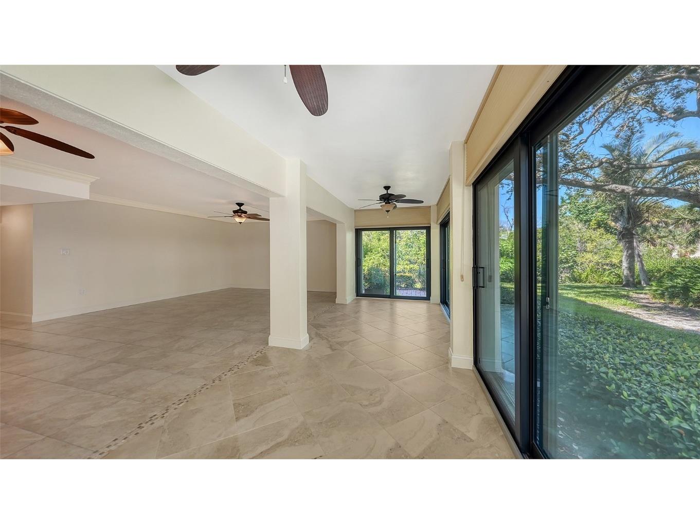 225 Hourglass Way #103 Sarasota FL 34242 - LAGOON. GULF OF MEXICO. A4664460 image14