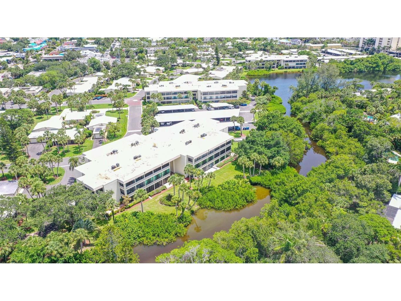 225 Hourglass Way #103 Sarasota FL 34242 - LAGOON. GULF OF MEXICO. A4664460 image22