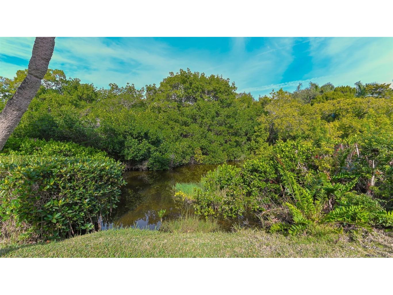 225 Hourglass Way #103 Sarasota FL 34242 - LAGOON. GULF OF MEXICO. A4664460 image26