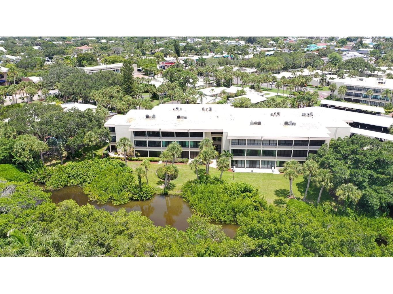 225 Hourglass Way #103 Sarasota FL 34242 - LAGOON. GULF OF MEXICO. A4664460 image3