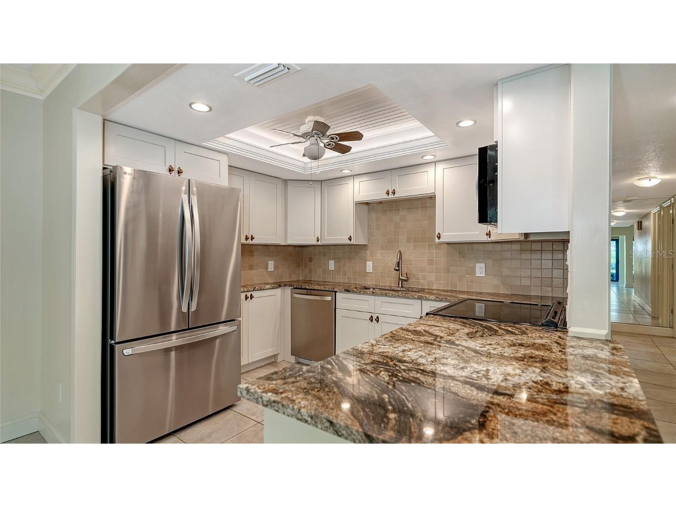 225 Hourglass Way #103 Sarasota FL 34242 - LAGOON. GULF OF MEXICO. A4664460 image32