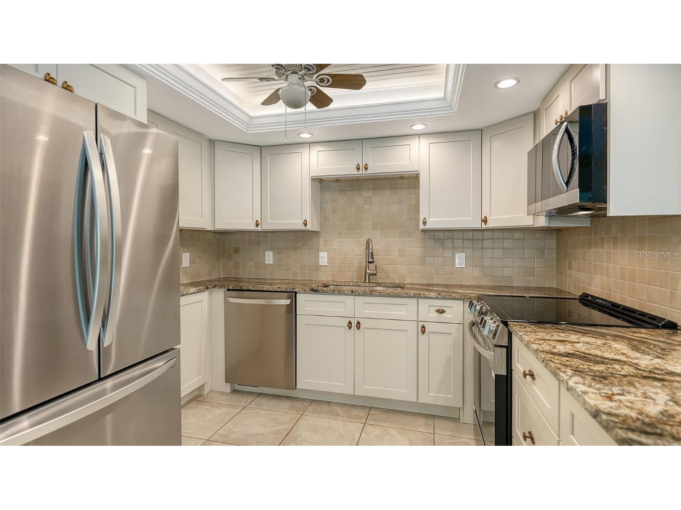 225 Hourglass Way #103 Sarasota FL 34242 - LAGOON. GULF OF MEXICO. A4664460 image34