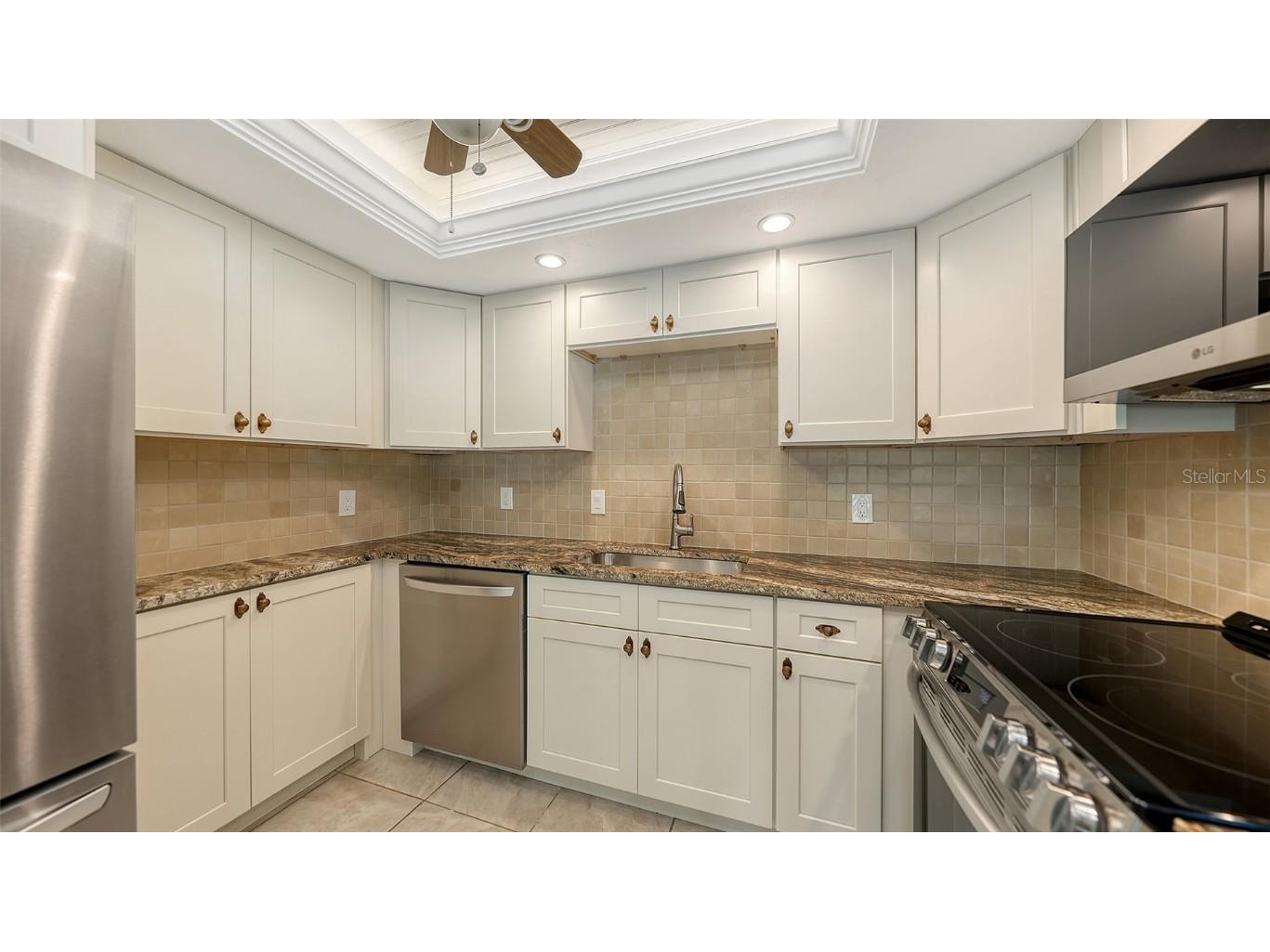 225 Hourglass Way #103 Sarasota FL 34242 - LAGOON. GULF OF MEXICO. A4664460 image35