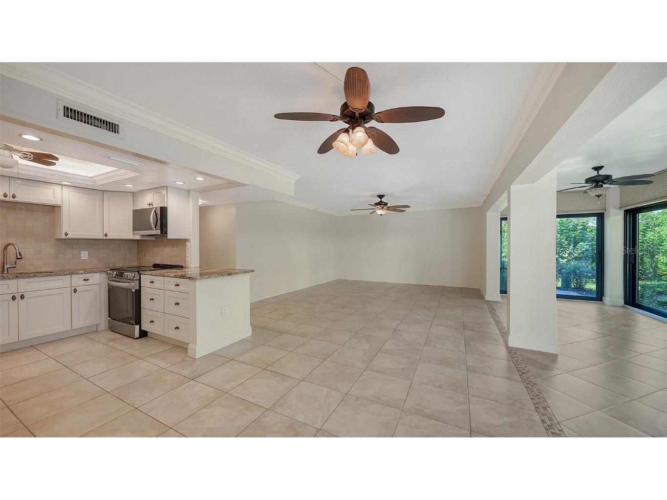 225 Hourglass Way #103 Sarasota FL 34242 - LAGOON. GULF OF MEXICO. A4664460 image40