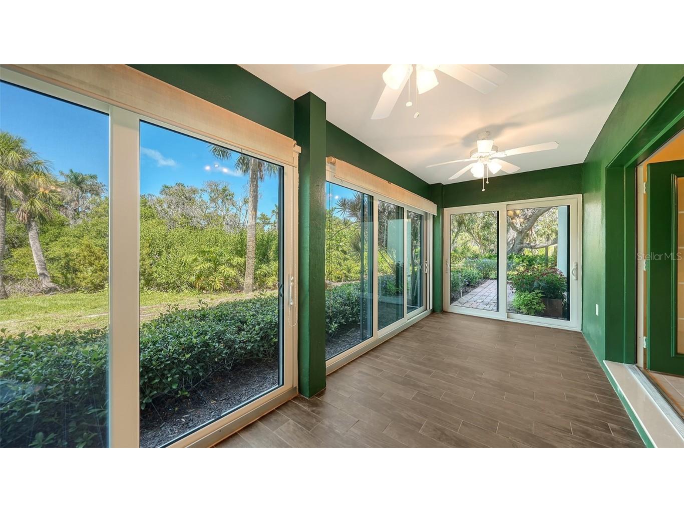 225 Hourglass Way #103 Sarasota FL 34242 - LAGOON. GULF OF MEXICO. A4664460 image47