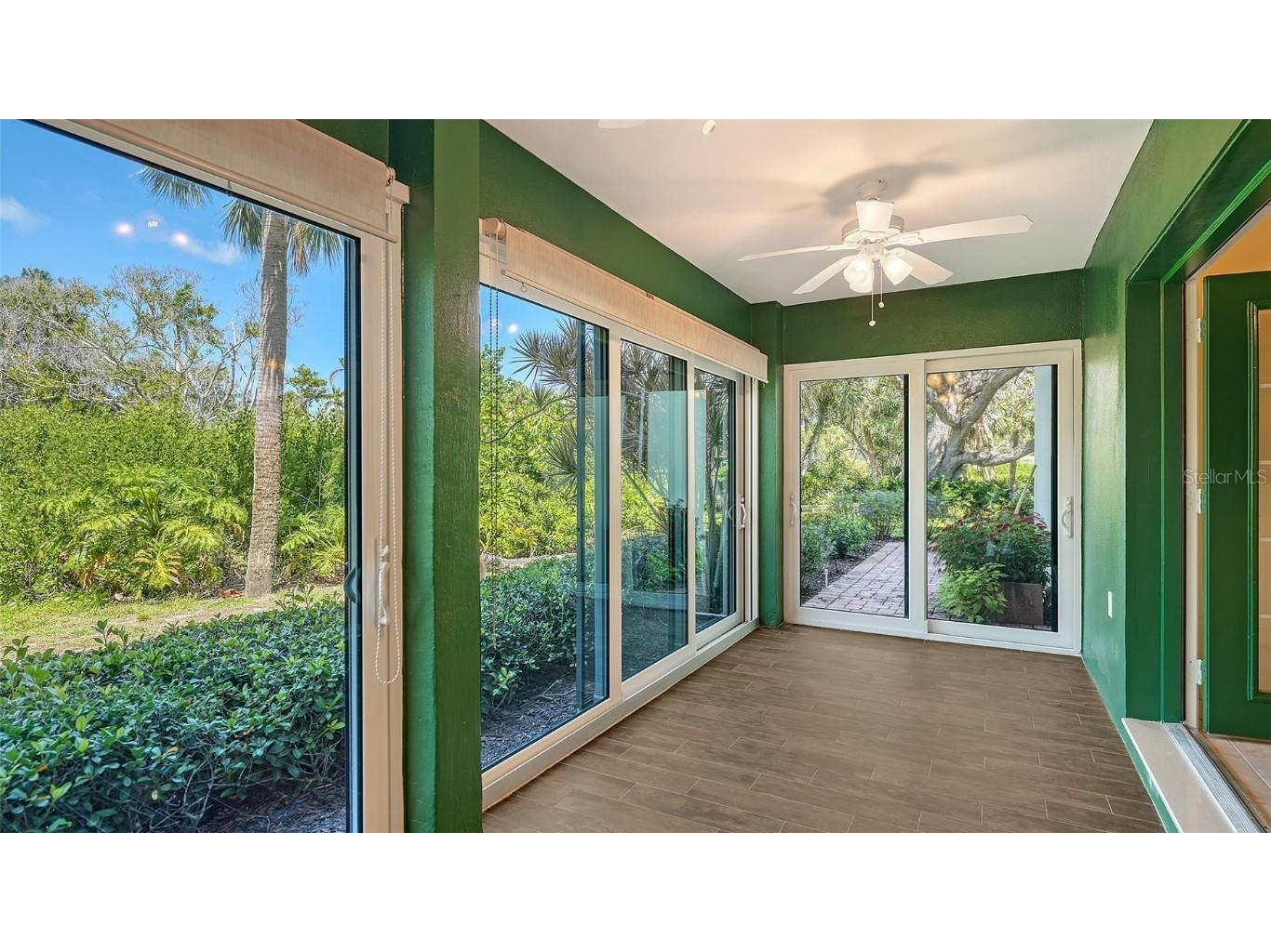 225 Hourglass Way #103 Sarasota FL 34242 - LAGOON. GULF OF MEXICO. A4664460 image59