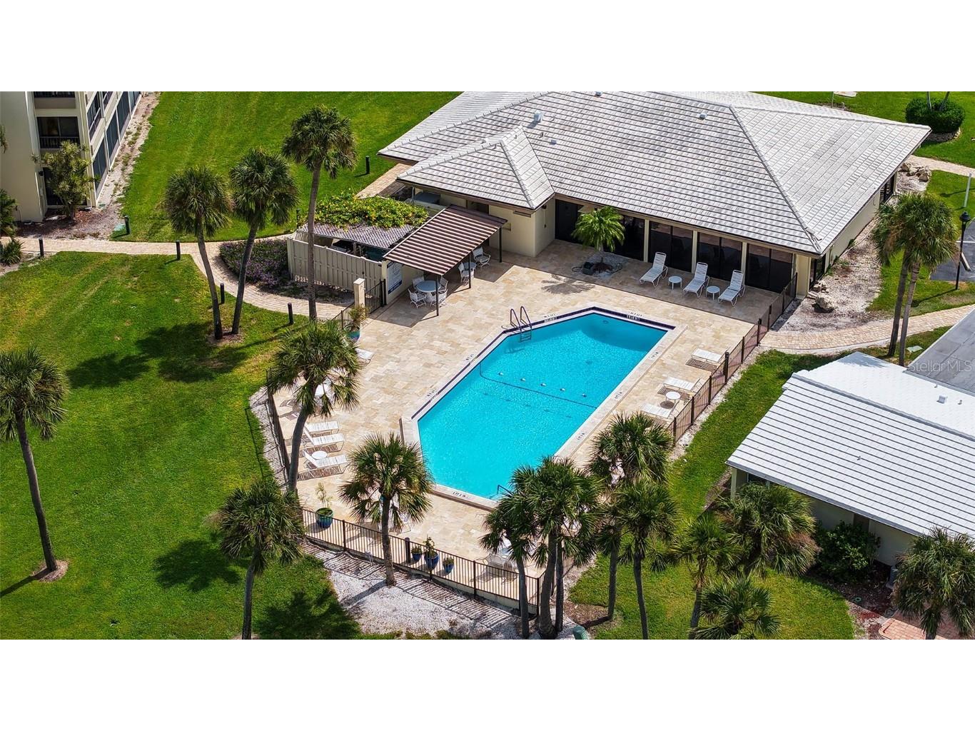 225 Hourglass Way #103 Sarasota FL 34242 - LAGOON. GULF OF MEXICO. A4664460 image69