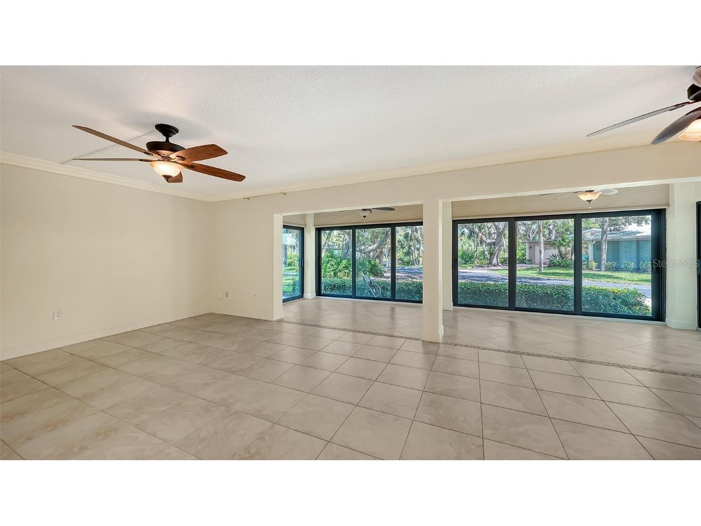 225 Hourglass Way #103 Sarasota FL 34242 - LAGOON. GULF OF MEXICO. A4664460 image7