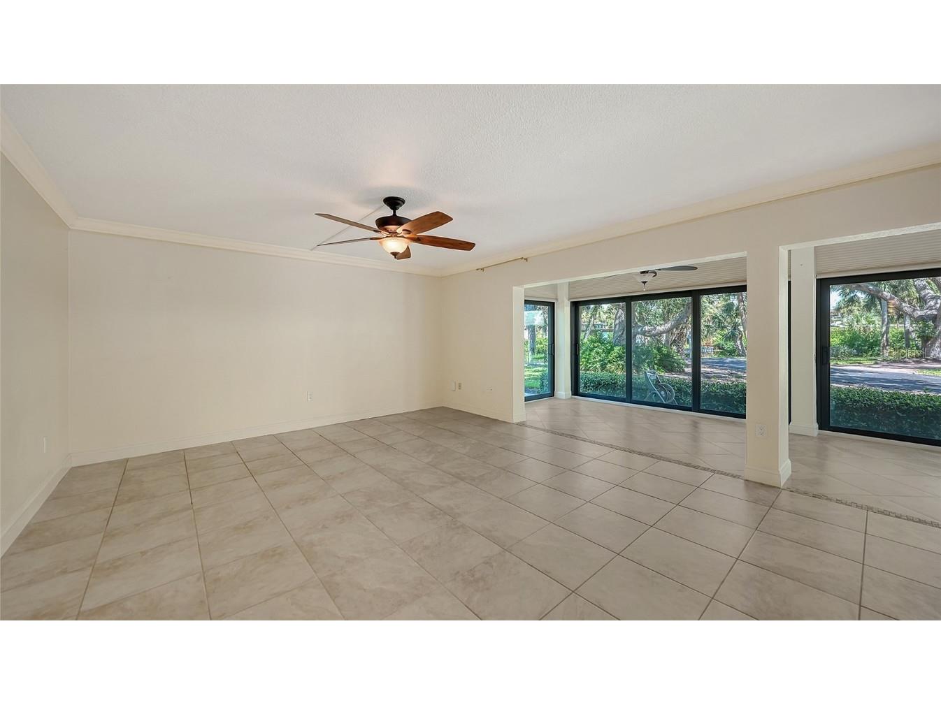 225 Hourglass Way #103 Sarasota FL 34242 - LAGOON. GULF OF MEXICO. A4664460 image8