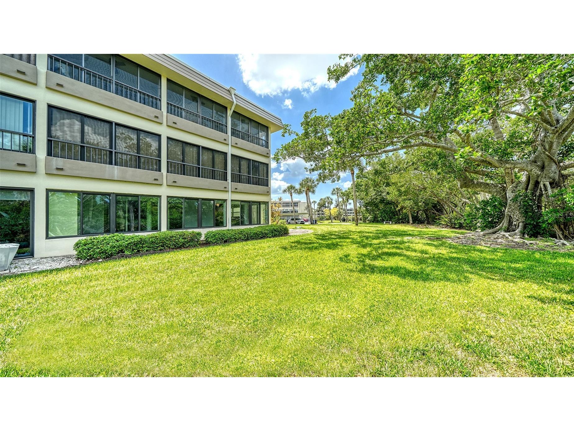 225 Hourglass Way #106 Sarasota FL 34242 - GULF OF AMERICA A4683200 image39