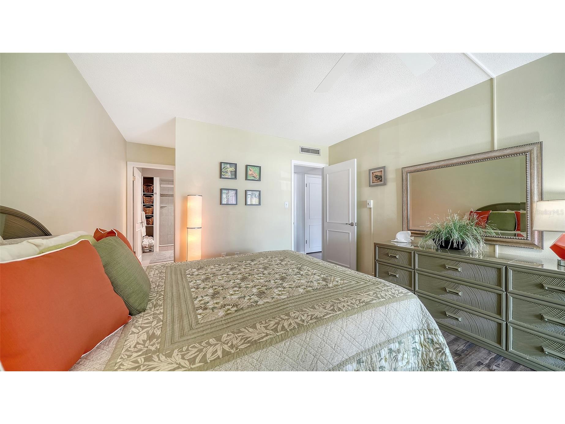 225 Hourglass Way #202 Sarasota FL 34242 - GULF OF AMERICA A4689015 image28