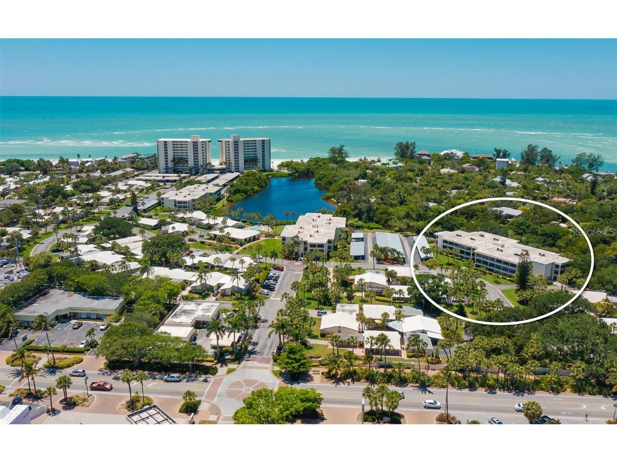 225 Hourglass Way #307 Sarasota FL 34242 A4586859 image1