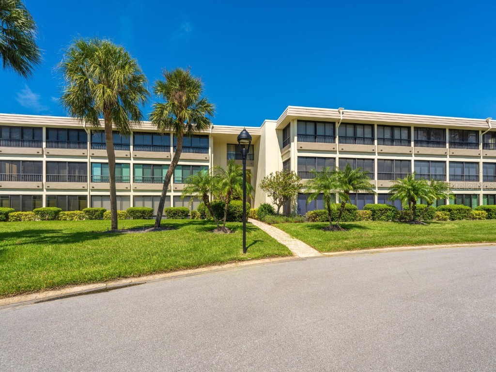 225 Hourglass Way #308SUN Sarasota FL 34242 - GULF OF MEXICO A4583858 image1