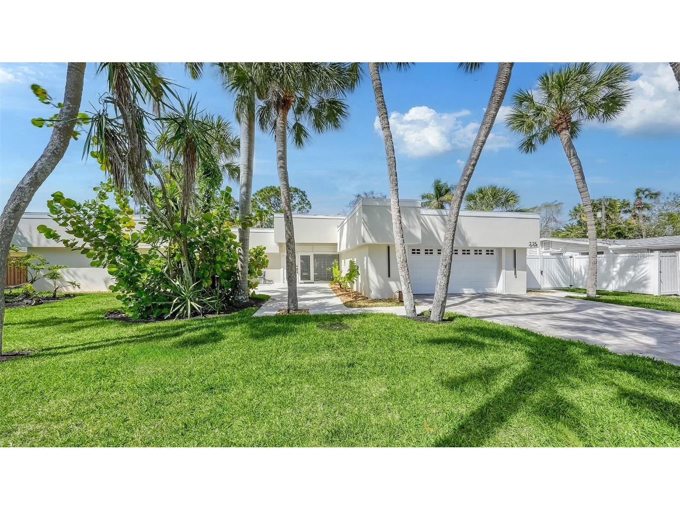 225 N Blvd Of The Presidents Boulevard Sarasota FL 34236 A4596744 image1