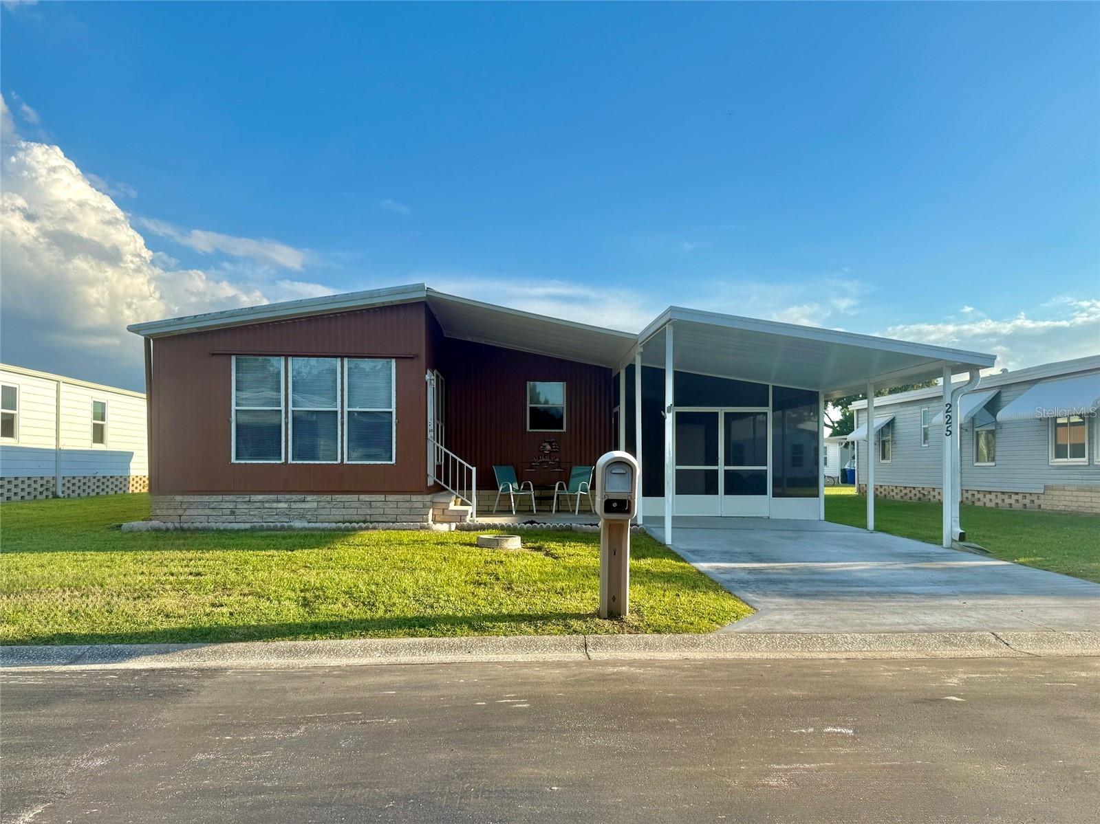 225 N Saint Thomas Circle Apollo Beach FL 33572 TB8479789 image1