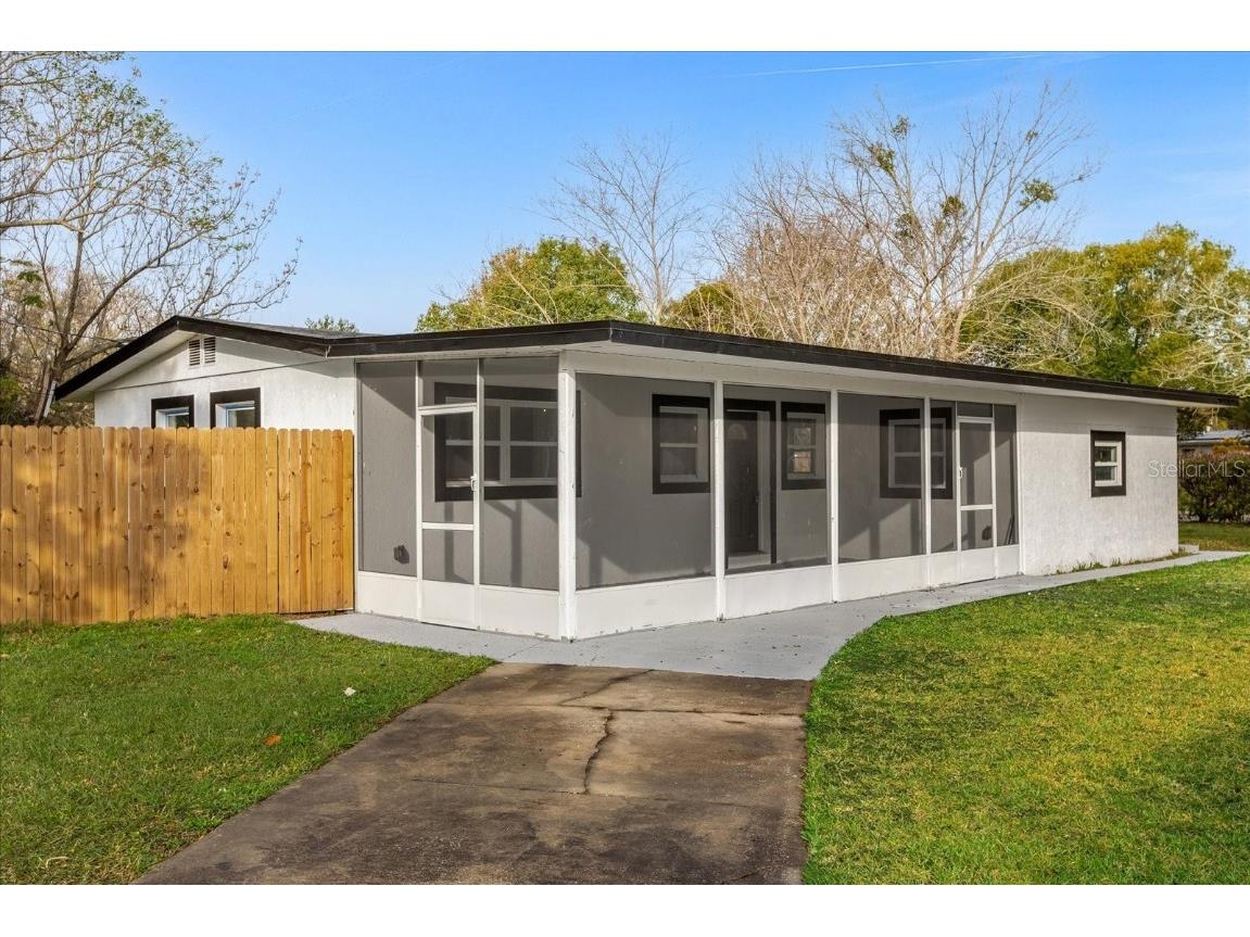 225 Palm Place Sanford FL 32773 O6184099 image1