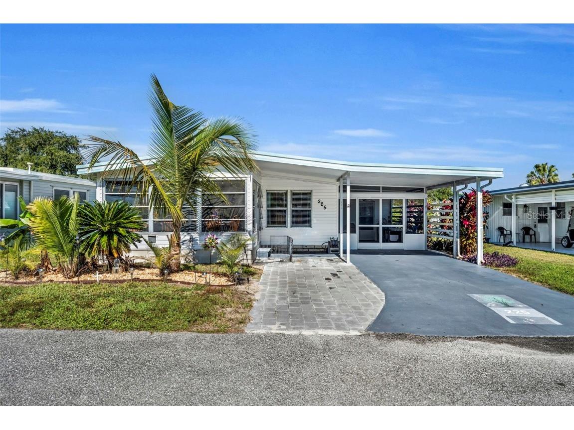 225 Paradise S Leesburg FL 34788 G5104391 image1