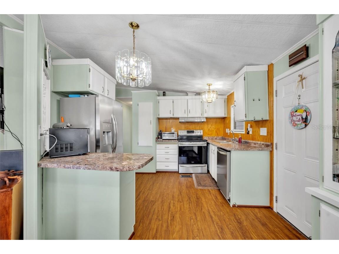 225 Paradise S Leesburg FL 34788 G5104391 image12