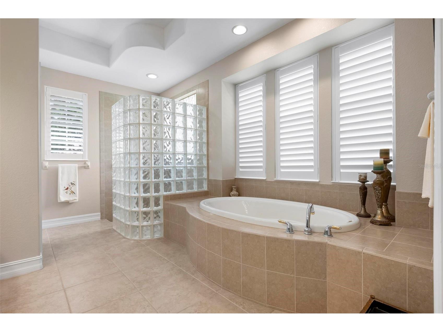 225 Pesaro Drive North Venice FL 34275 N6140346 image34