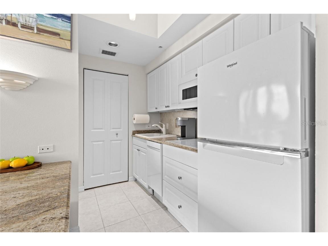 225 Sands Point Road #6103 Longboat Key FL 34228 - GULF OF MEXICO A4658152 image5