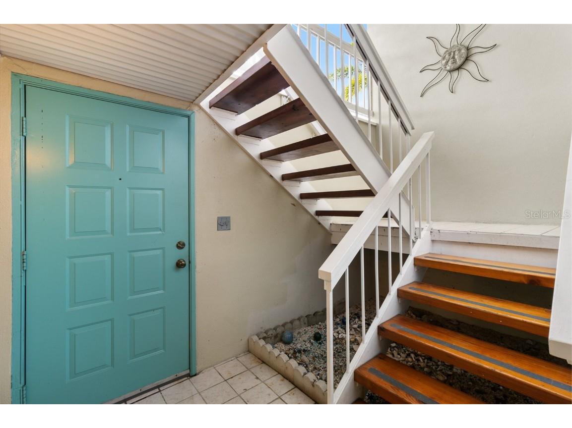 225 Sun Vista Court S Treasure Island FL 33706 TB8461294 image4