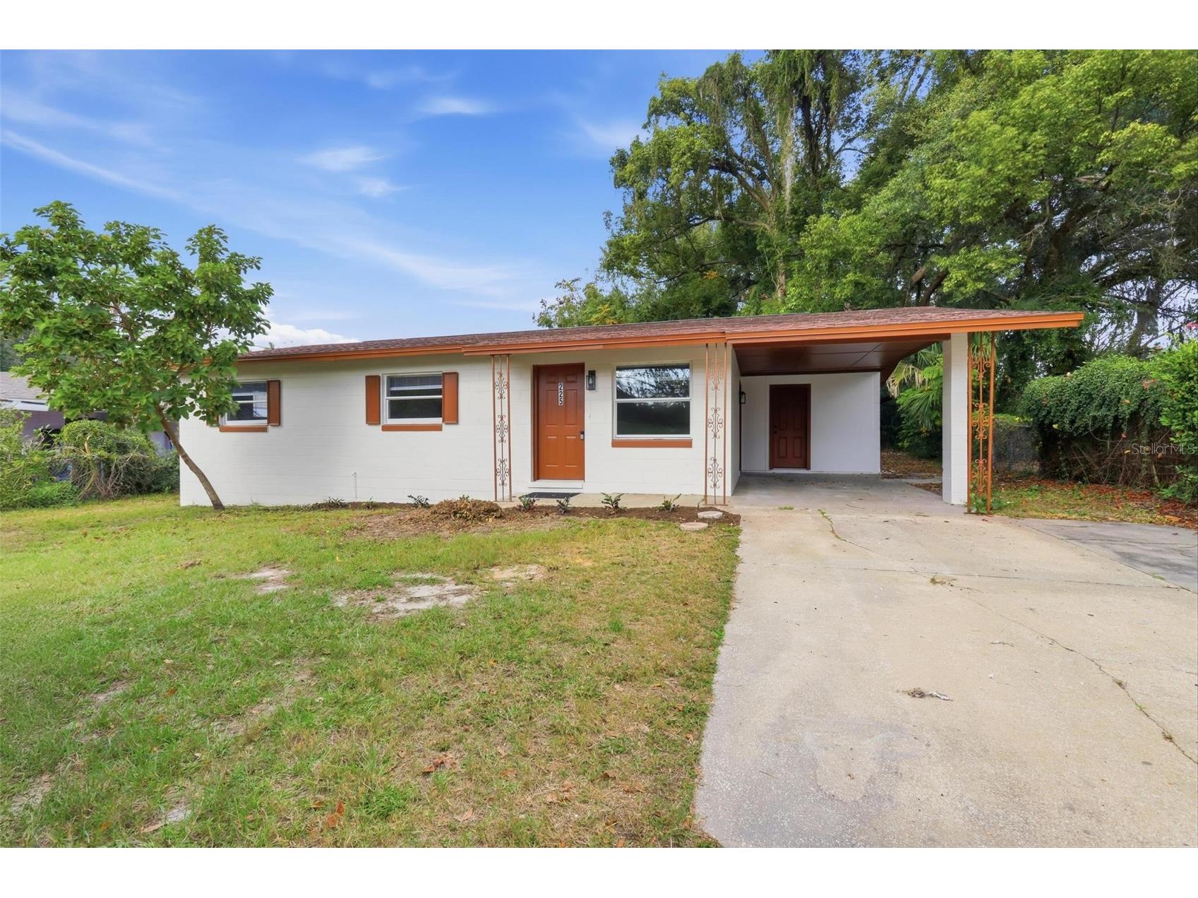 225 W Volusia Avenue Deland FL 32720 V4946885 image1