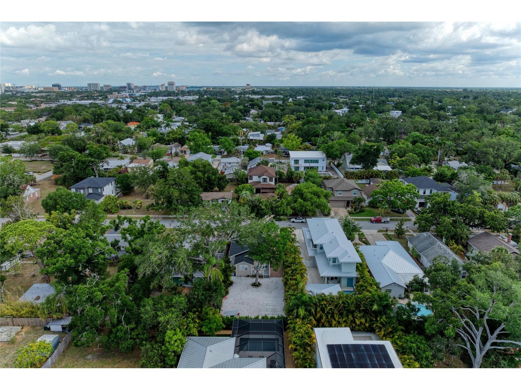 2250 Hillview Street Sarasota FL 34239 A4694827 image14