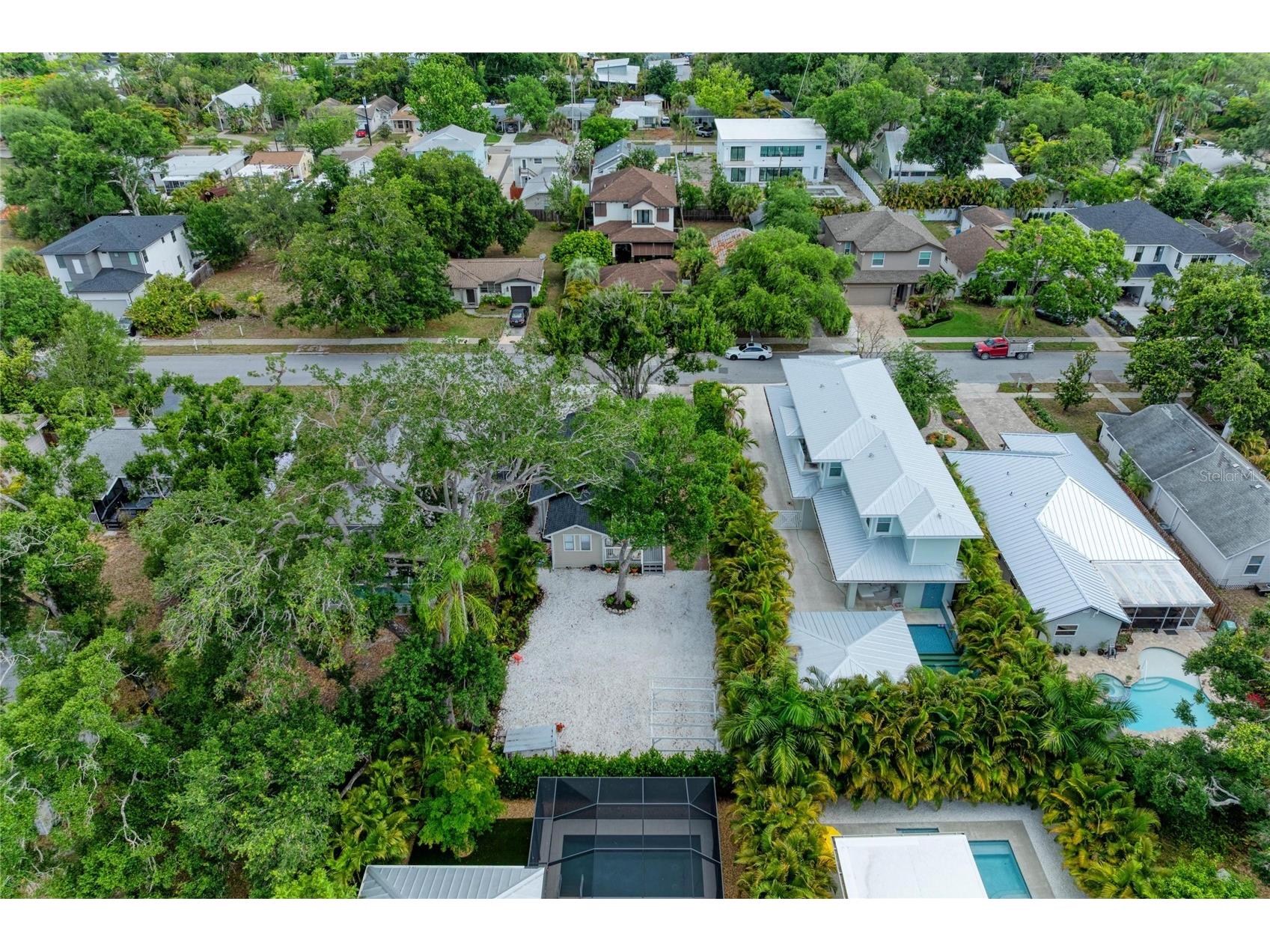 2250 Hillview Street Sarasota FL 34239 A4694827 image19