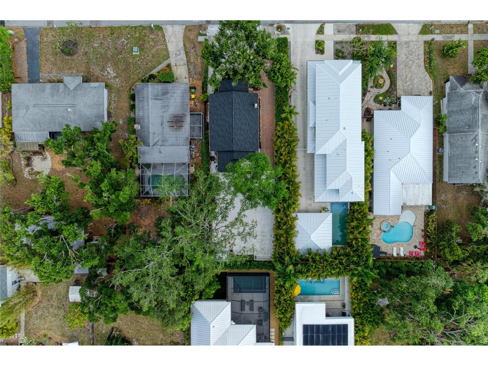2250 Hillview Street Sarasota FL 34239 A4694827 image21