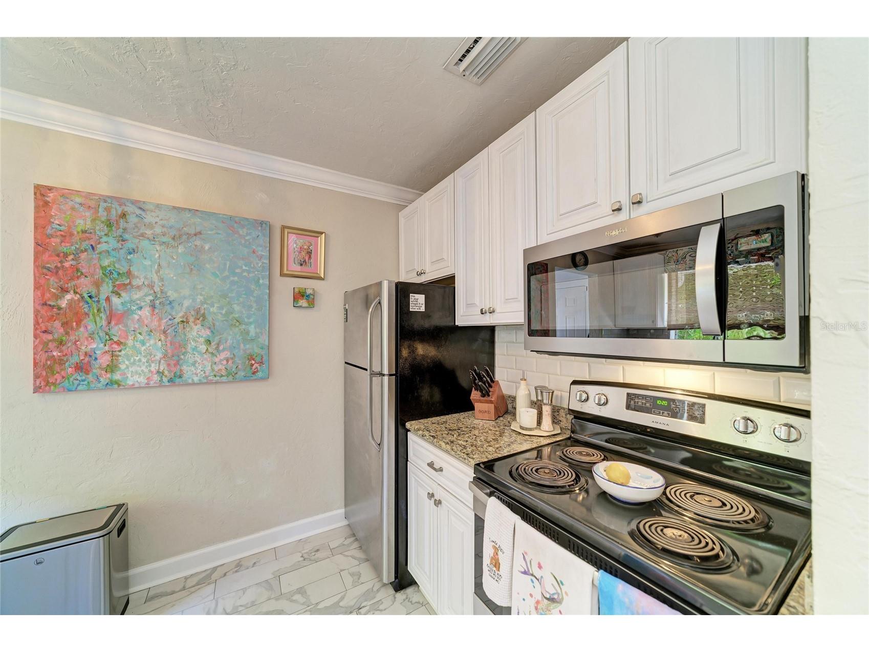 2250 Hillview Street Sarasota FL 34239 A4694827 image32