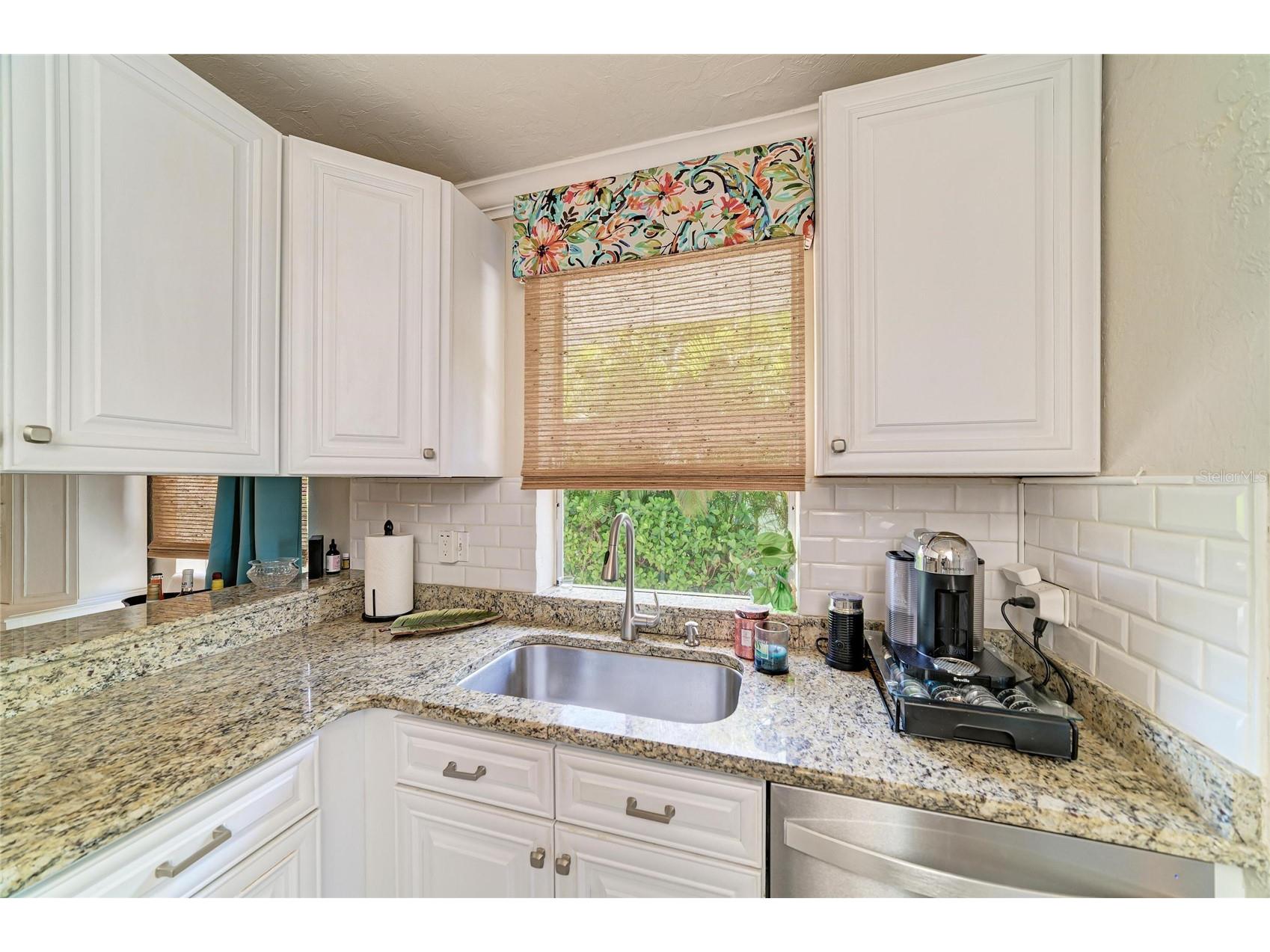 2250 Hillview Street Sarasota FL 34239 A4694827 image35