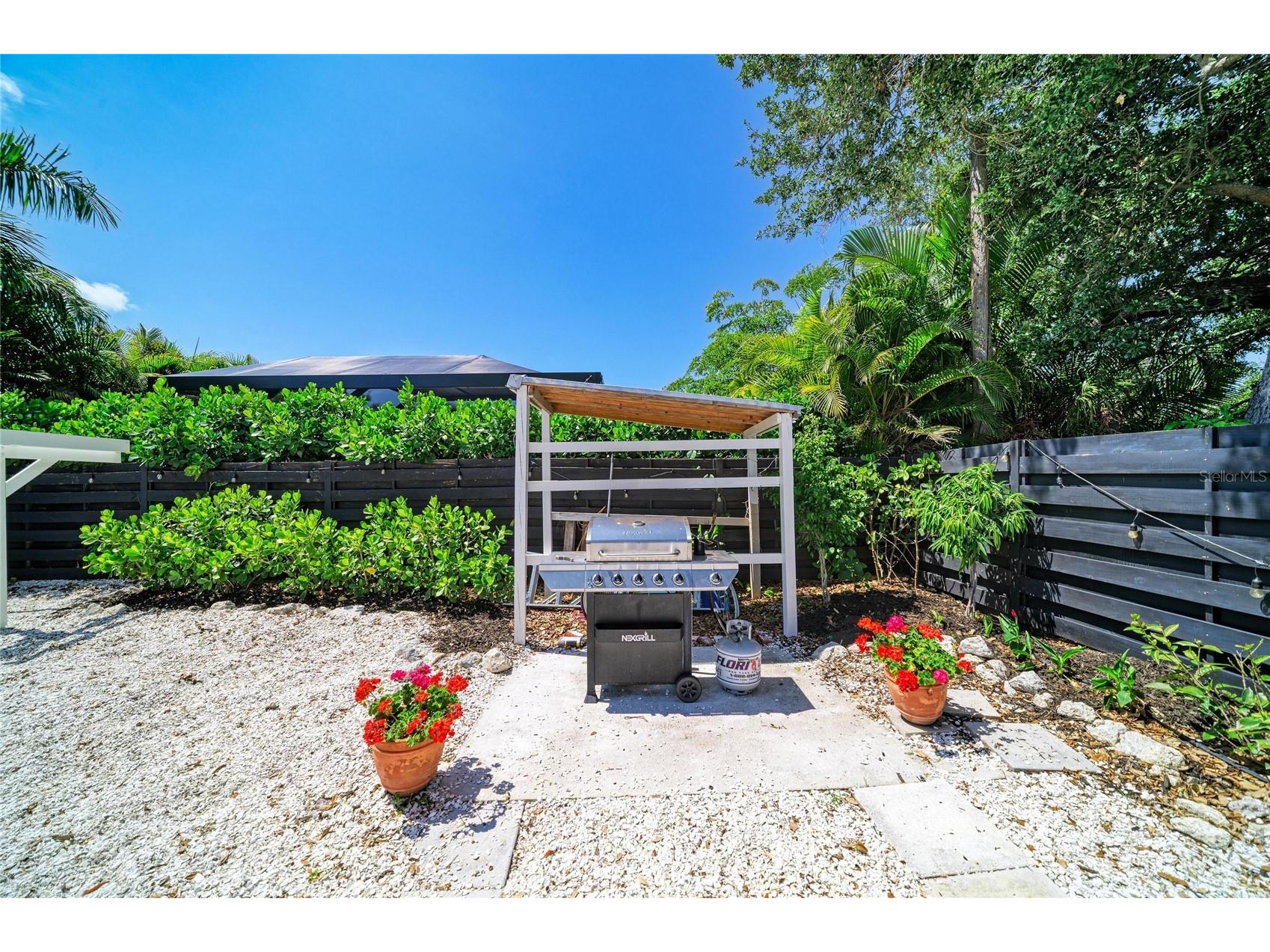 2250 Hillview Street Sarasota FL 34239 A4694827 image56