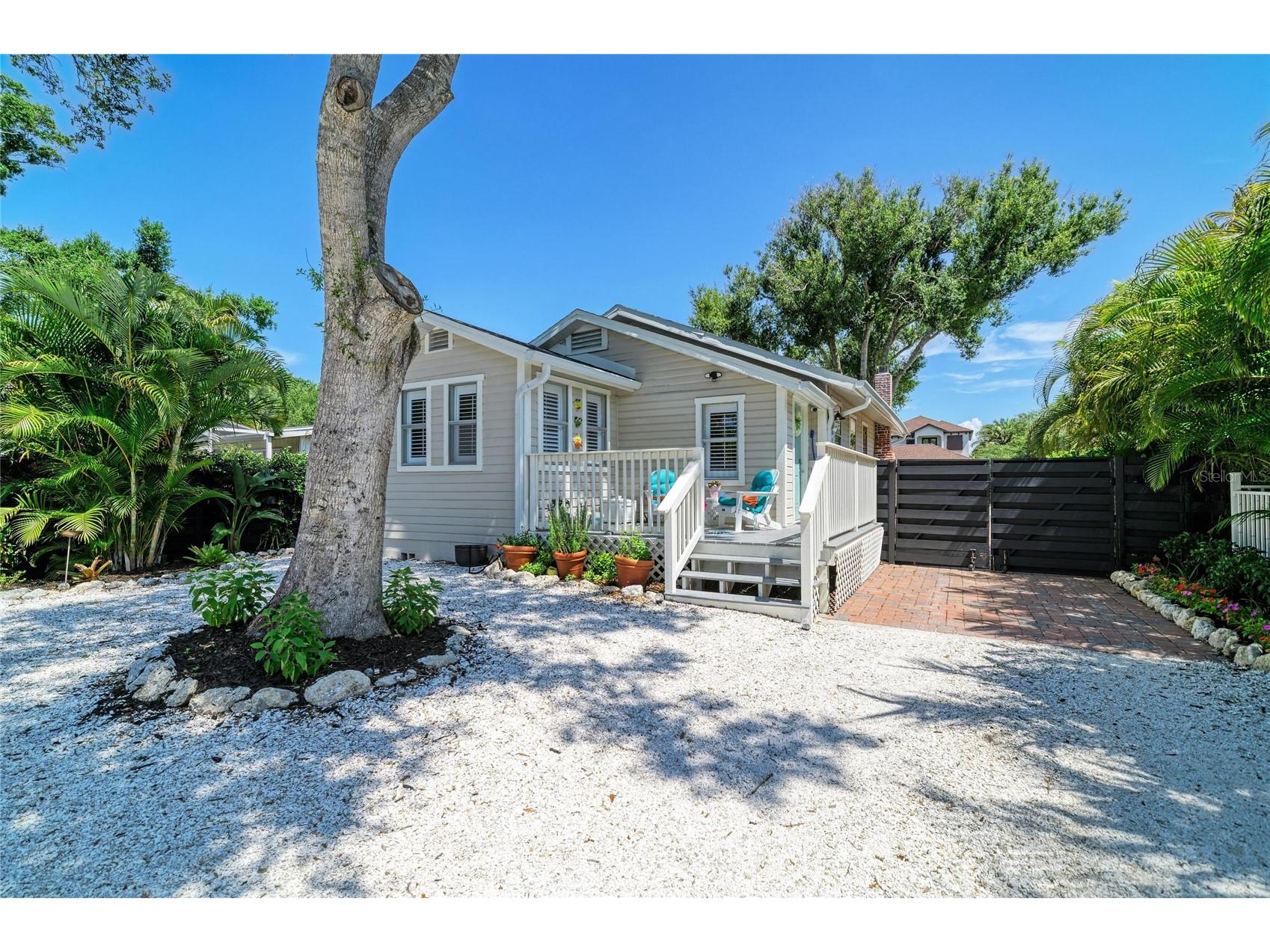2250 Hillview Street Sarasota FL 34239 A4694827 image59