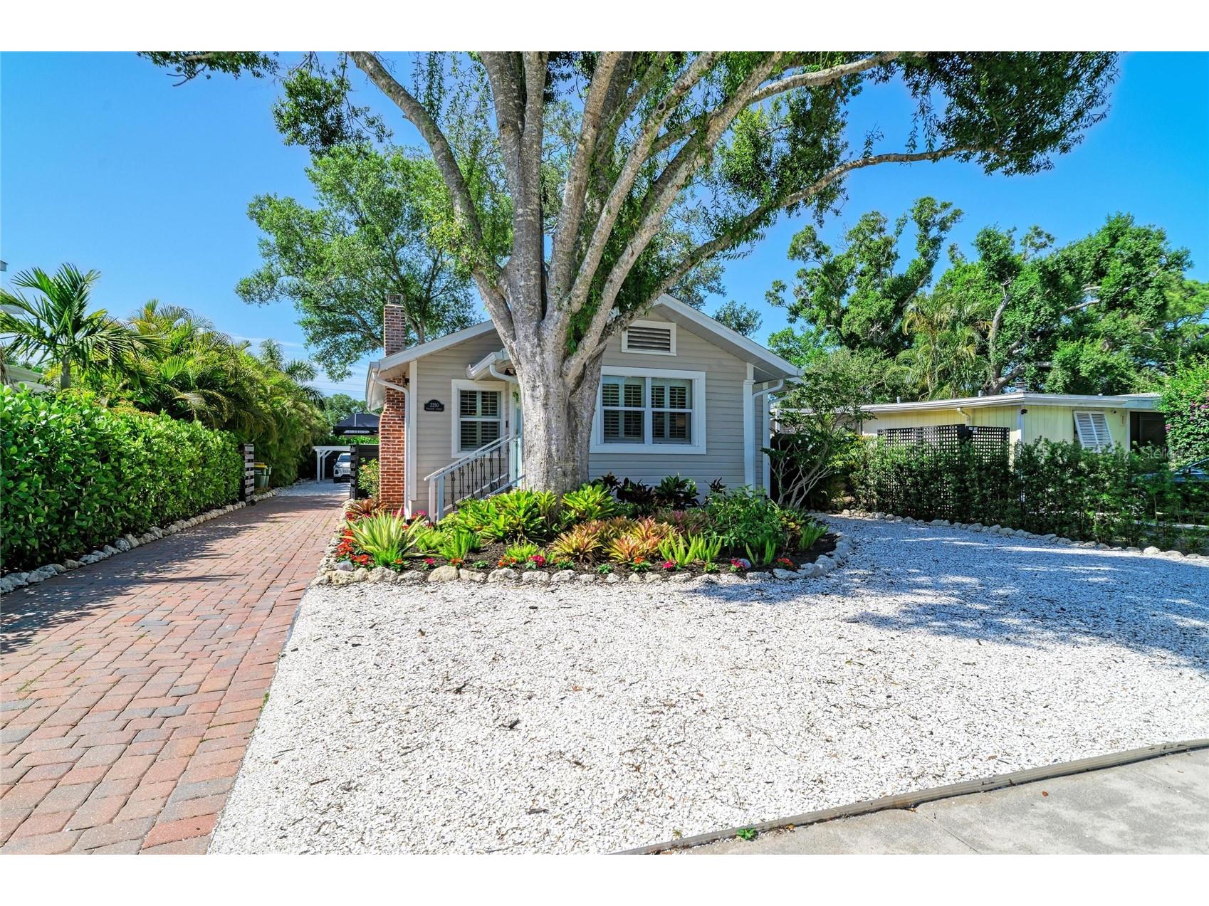 2250 Hillview Street Sarasota FL 34239 A4694827 image7
