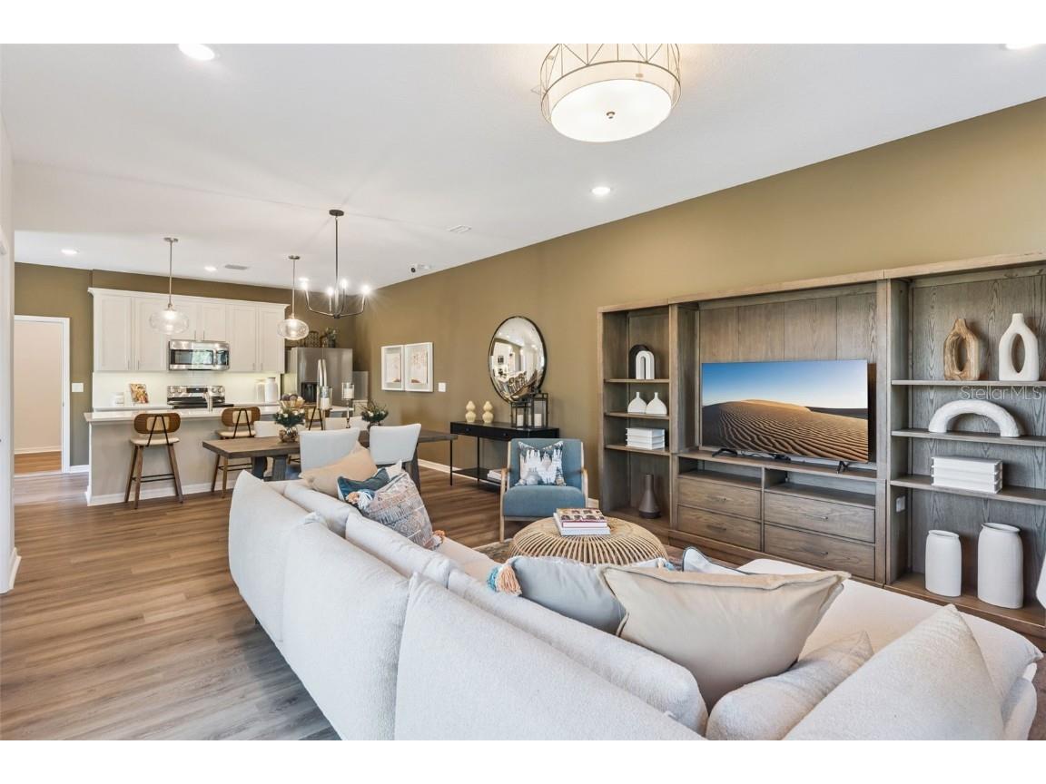 2250 Red Pine Court Eustis FL 32726 W7881397 image4