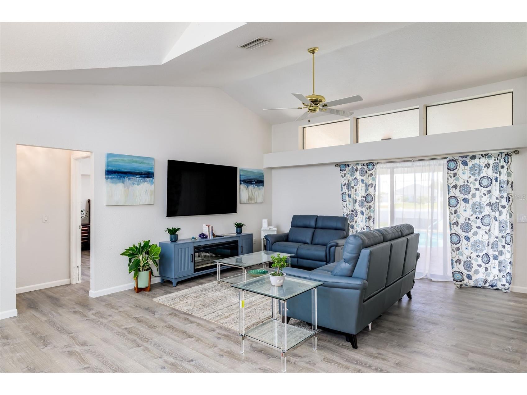 2250 Rio De Janeiro Avenue Punta Gorda FL 33983 C7528027 image4