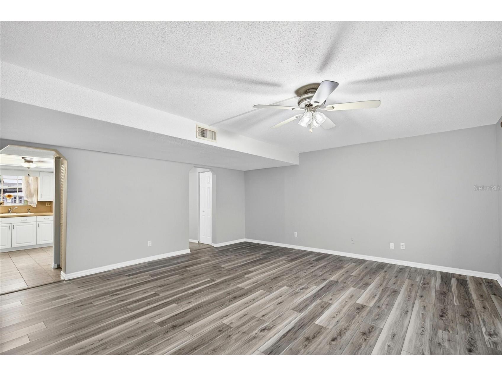 2250 S Palmetto Avenue #J-5 South Daytona FL 32119 FC318664 image10